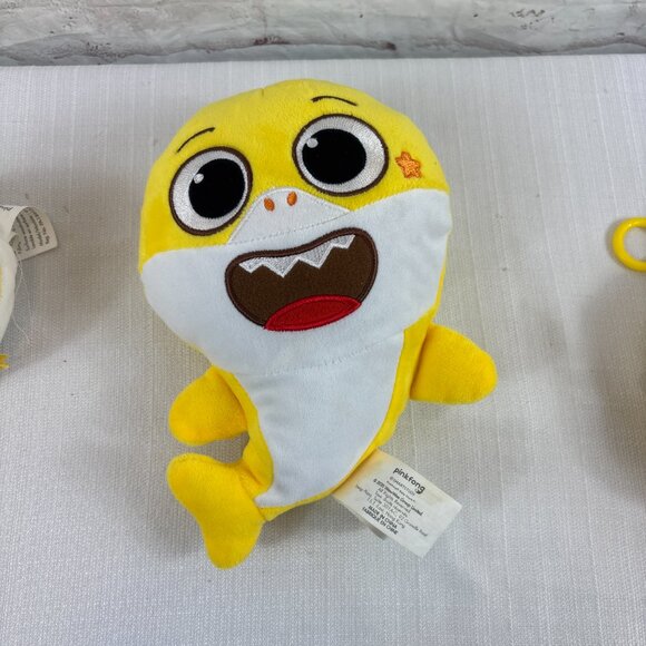 Pinkfong Baby Shark Mommy Daddy Plush Lot - Picture 6 of 7
